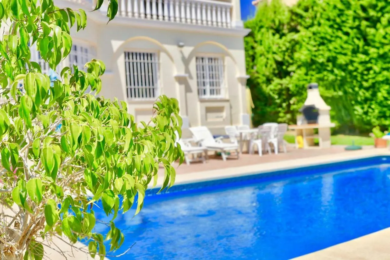 Villa Las Palmas Sleeps 10 Mijas